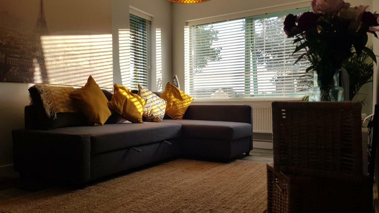 New Contemporary Flat Minutes From Airport & Nec Διαμέρισμα Marston Green Εξωτερικό φωτογραφία
