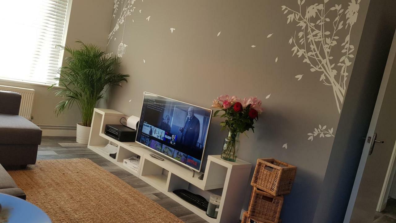New Contemporary Flat Minutes From Airport & Nec Διαμέρισμα Marston Green Εξωτερικό φωτογραφία